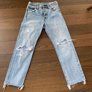 Levis wedgie distressed jeans